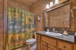 Stanley Creek Lodge: Guest Bathroom